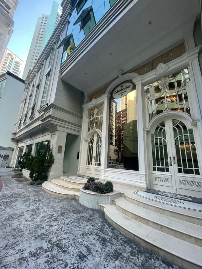 Apartamento para Venda em Balneário Camboriú, 3420, 3 dormitórios, 3 suítes, 4 banheiros, 2 vagas