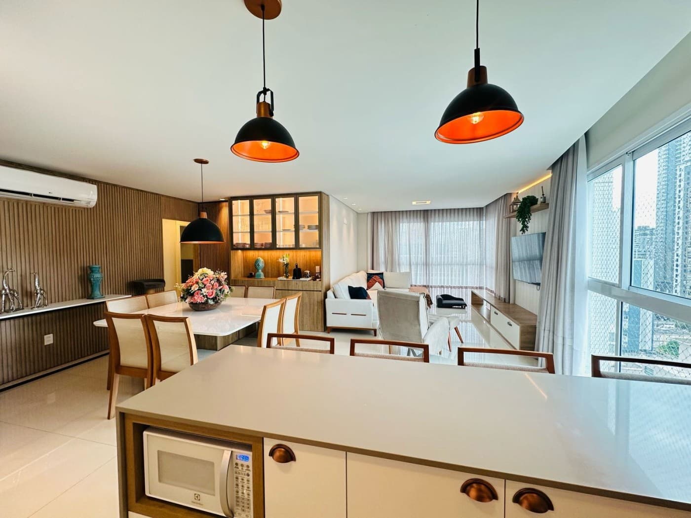 Apartamento para Venda em Balneário Camboriú, 3300, 3 dormitórios, 4 banheiros, 2 vagas