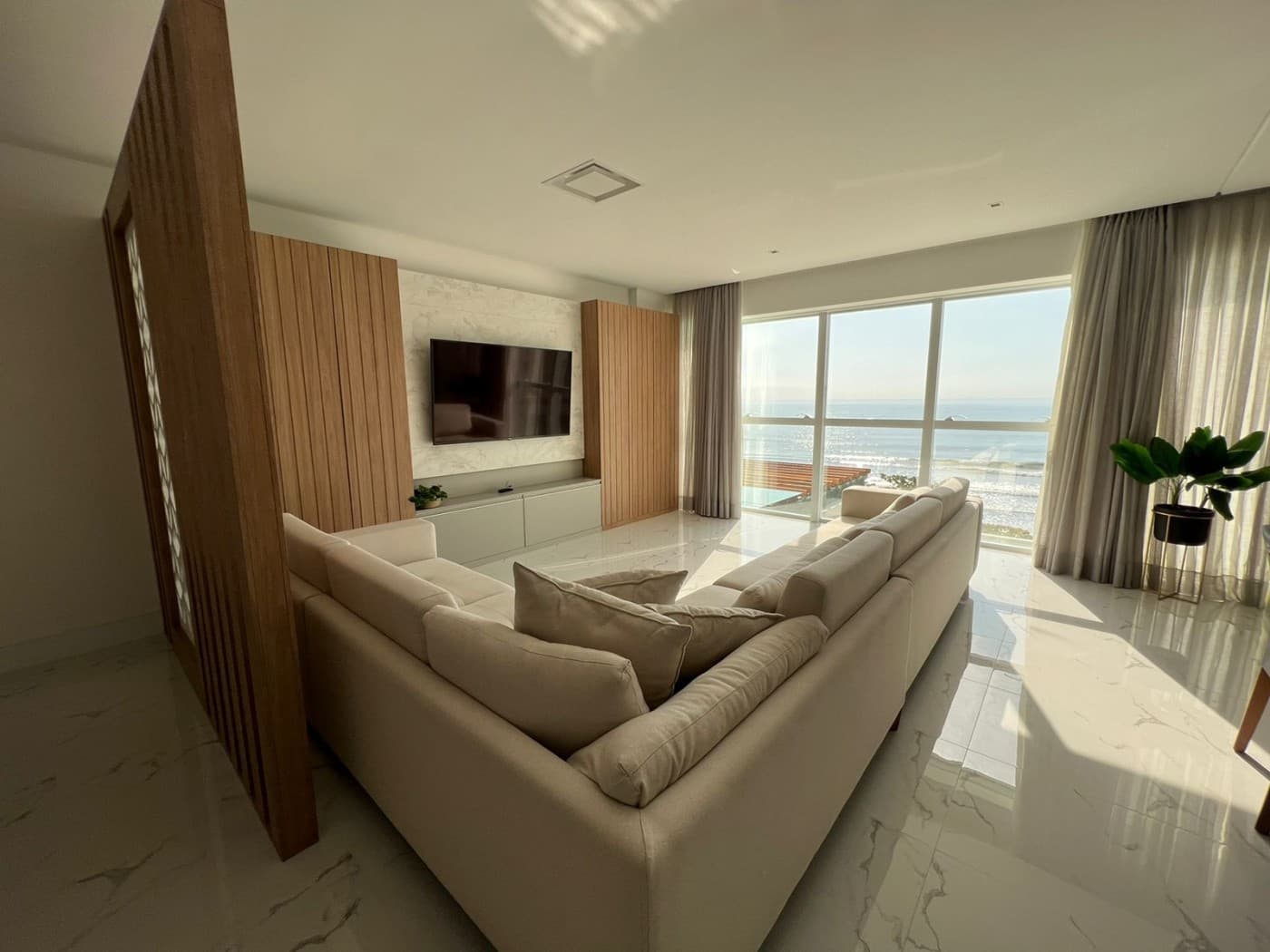 Apartamento para Venda em Itapema, meia praia, 4 dormitórios, 4 banheiros, 3 vagas