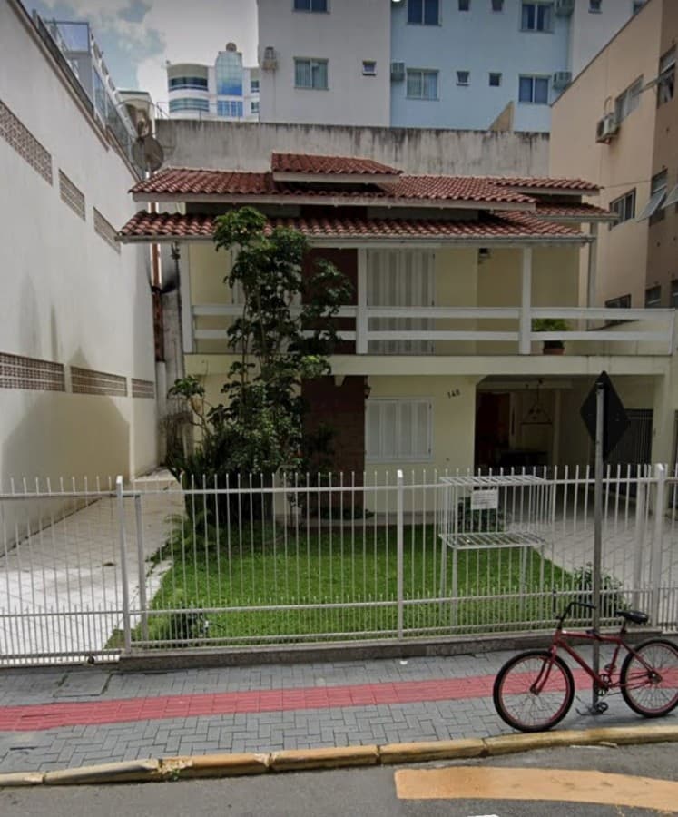 Casa para Venda em Itapema, CENTRO, 3 dormitórios, 2 banheiros, 2 vagas