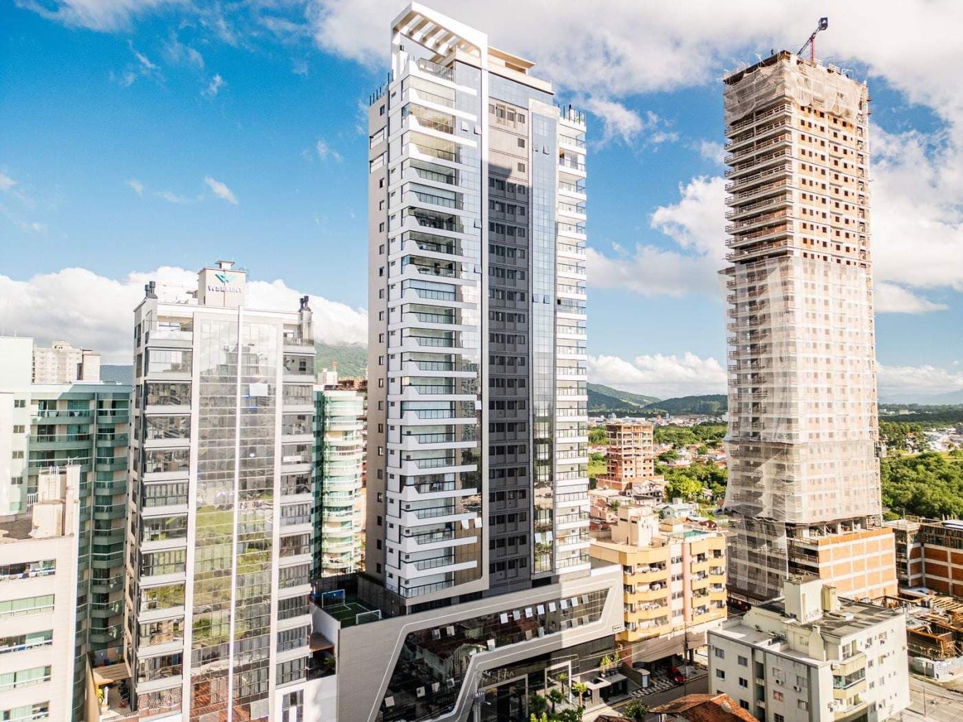 Apartamento para Venda em Itapema, meia praia, 4 dormitórios, 4 banheiros, 3 vagas